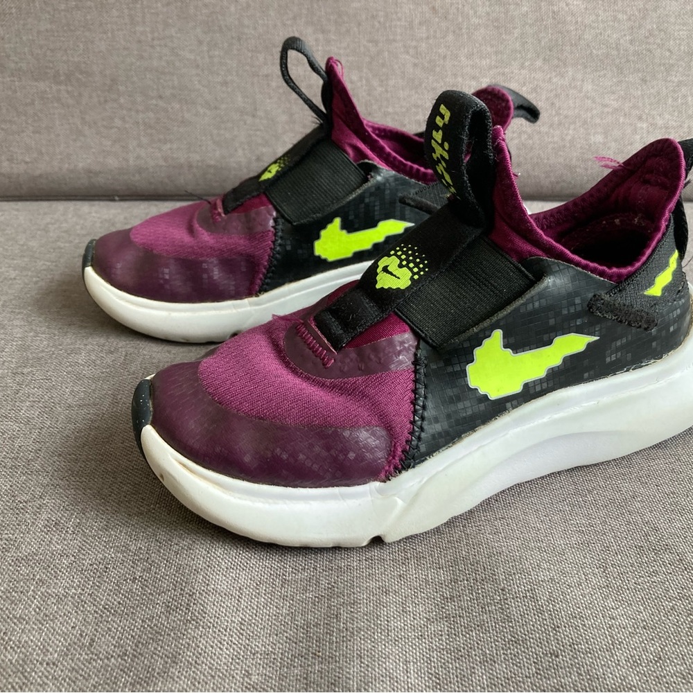 Nike Flex Plus SE Little Kids Girls Sneakers Pre-owned Sangria Volt 11C